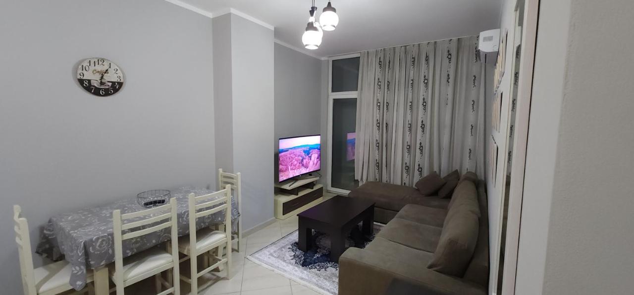 Pleasing Place With Free Parking On Site In Tirana Komuna E Parisit Exterior foto