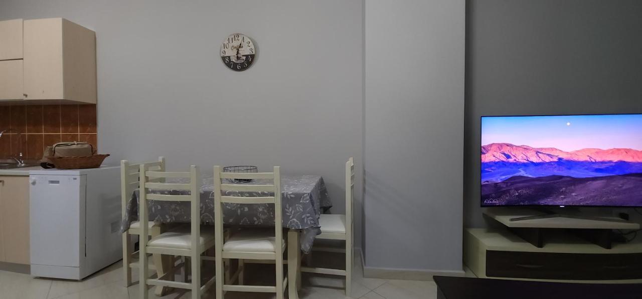 Pleasing Place With Free Parking On Site In Tirana Komuna E Parisit Exterior foto